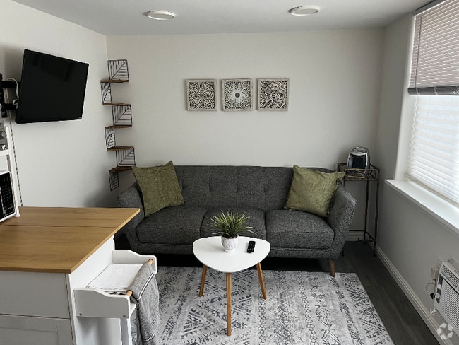 Building Photo - 1206 Vina Del Mar Ave Rental