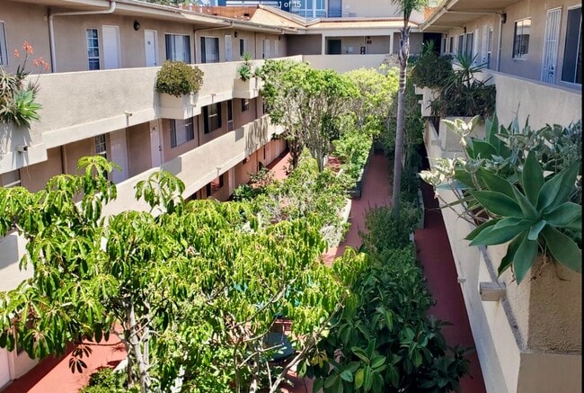 Photo - 4247 Inglewood Blvd Unit 4225-203