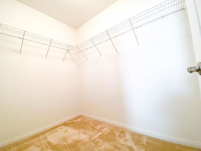 Photo - LARGE ROOM FOR RENT W/ PRIVATE BATHROOM IN... Unit ROOM #2