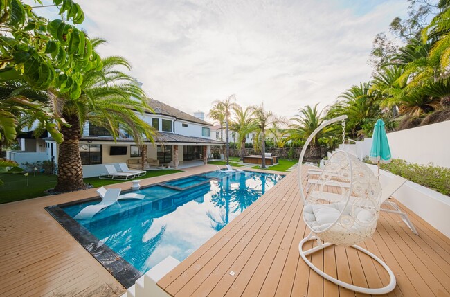 Photo - 25879 Chalmers Pl