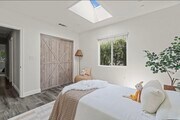 Room 2 with sun roof (can close) - 5434 4th Ave