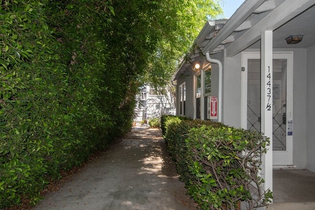 Photo - 14437 Dickens St Unit 14437 1/2