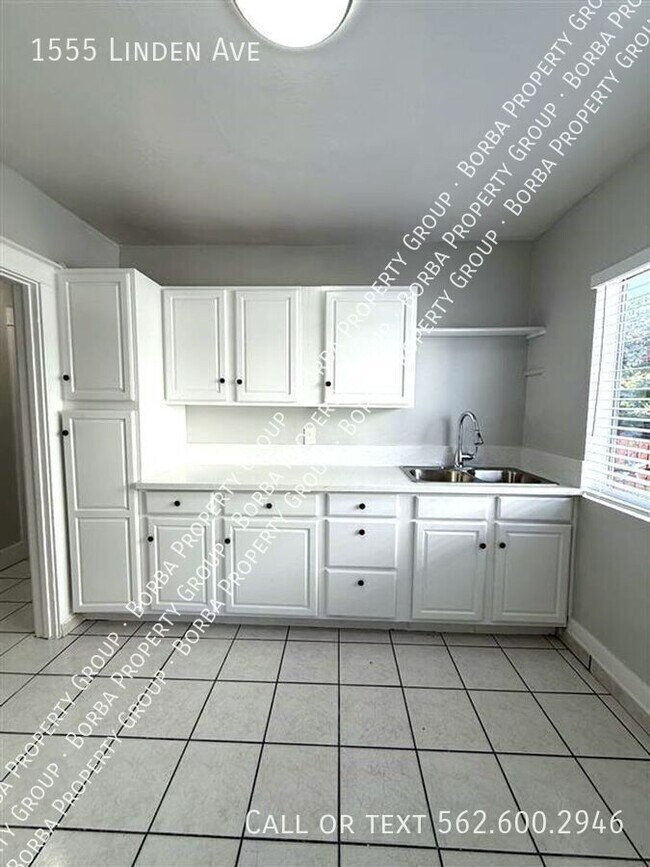 Photo - 1555 Linden Ave