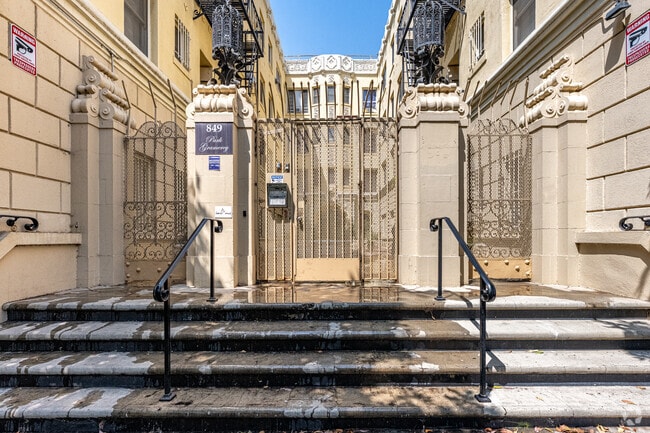 Entrance - Park Gramercy Apartments