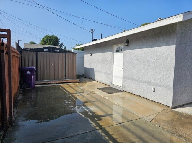 Photo - 290 E 57th St