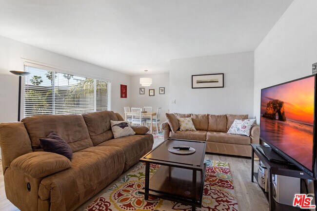 Photo - 2002 4th St Unit 312