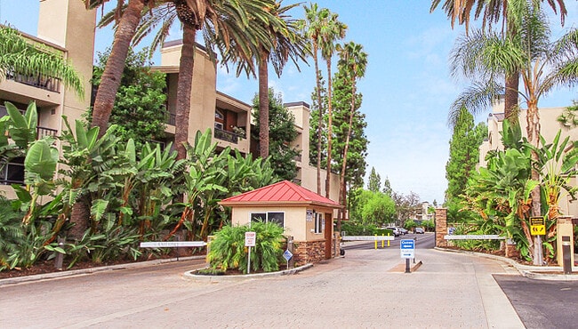 Building Photo - 21500 Burbank Blvd Unit #304