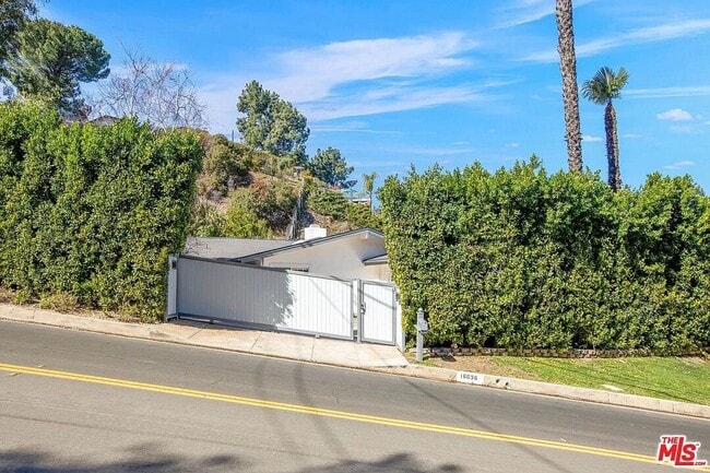 4 Rent now at Calvena Drive - 4 Rent now at Calvena Drive House