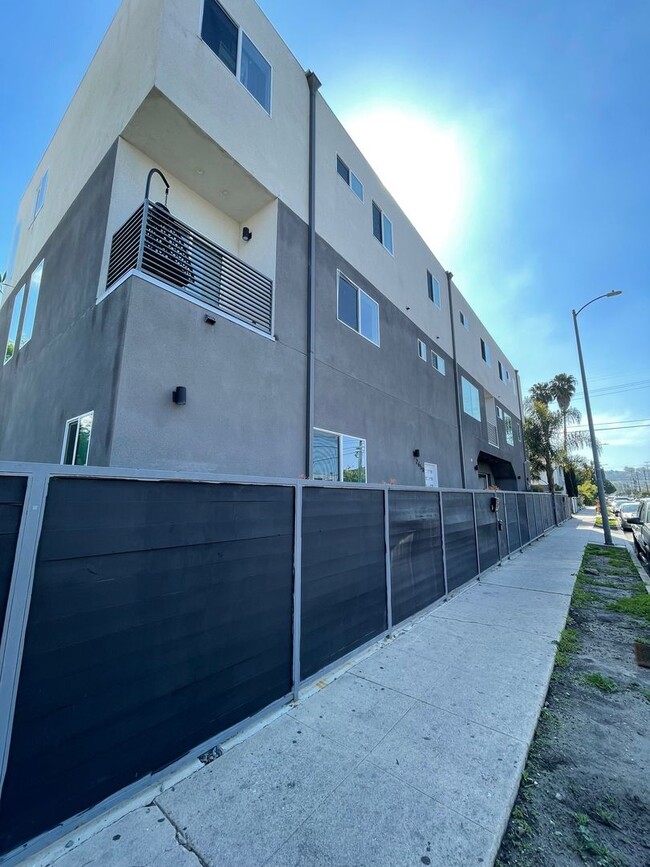 Building Photo - 2129 Unit 2650