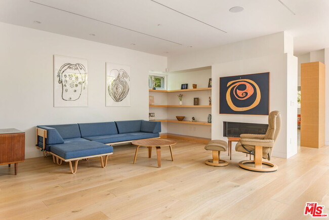 Photo - 1407 Oak St