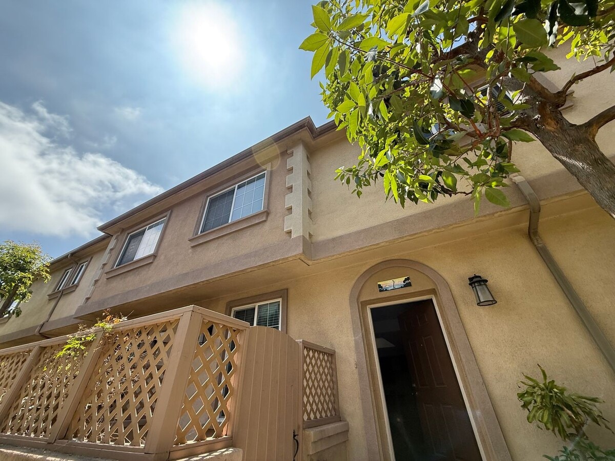 3-Bedroom Townhome in Gated Bay Harbor – A... - 3-Bedroom Townhome in Gated Bay Harbor – A... Unit 2