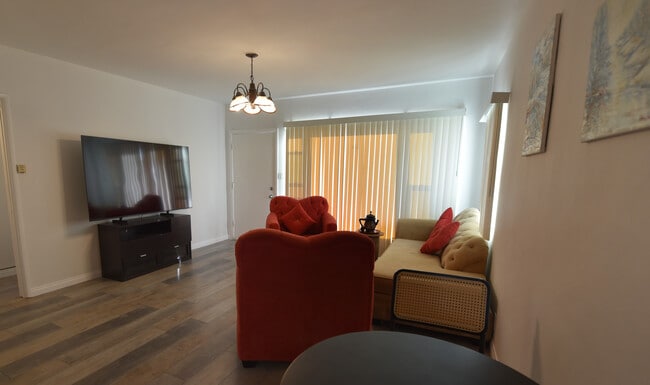 Photo - 723 S Louise St