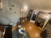 Extend view of sitting area - 960 Larrabee St