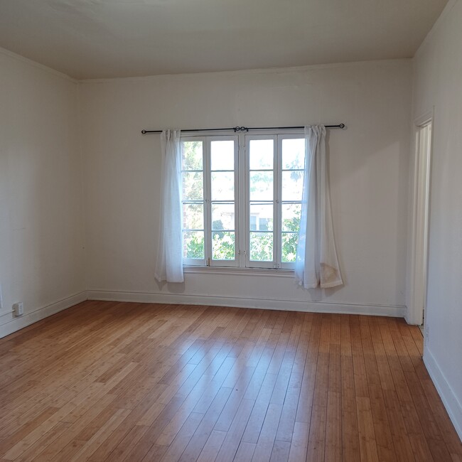 Photo - 5757 Franklin Ave