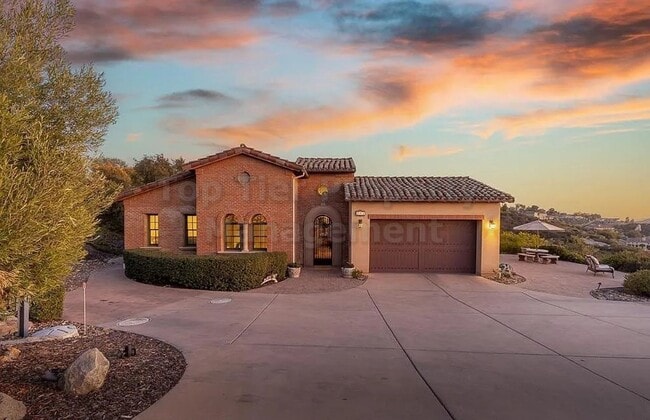 ***Luxurious Mediterranean 4 bed / 3 bath ... - ***Luxurious Mediterranean 4 bed / 3 bath ... House