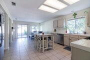 Photo - Small dogs alllowed . All appliance. Palom... House