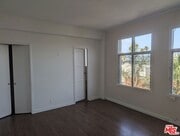 Photo - 634 S Gramercy Pl House