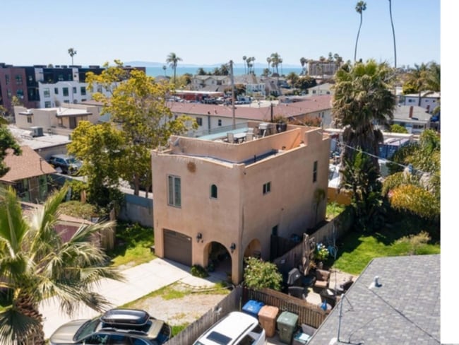 Building Photo - Downtown Ventura - Two bedroom, two bath w... Rental