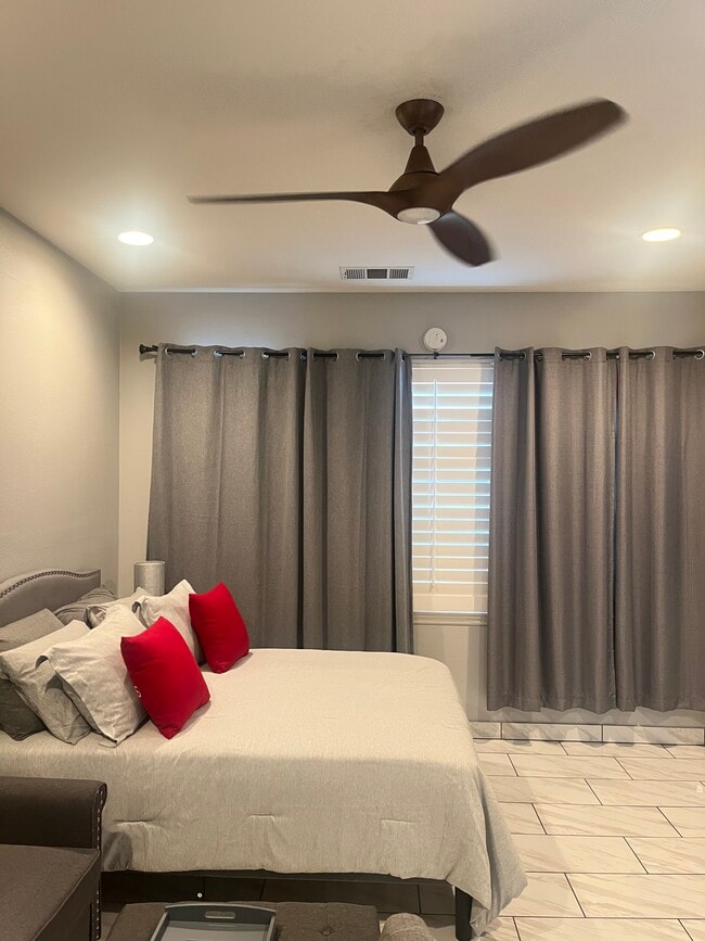Photo - 8418 Lourenco Ln