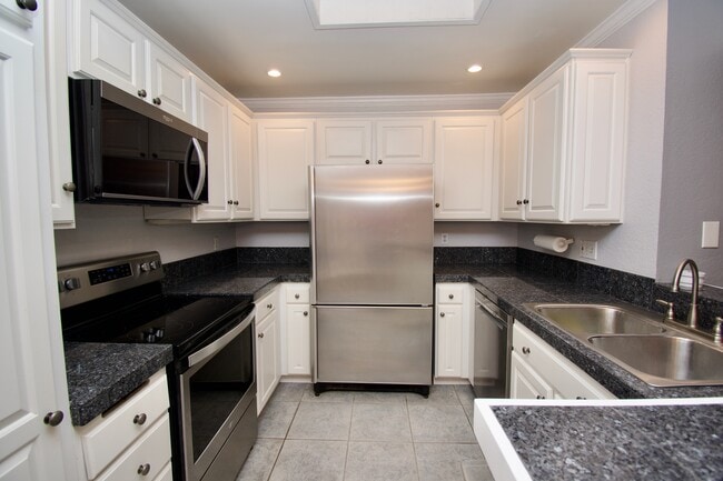 Photo - 21372 Brookhurst St