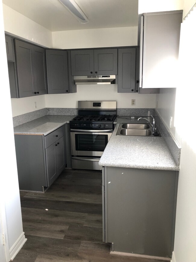 Photo - 1325 Hoover S St