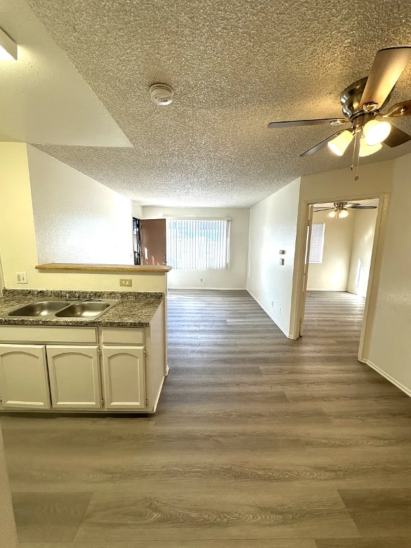 Photo - 926 W 85th St