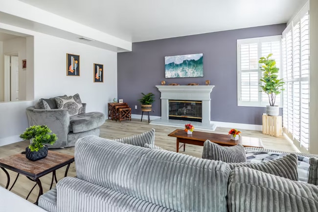 Photo - 16182 Abedul St