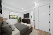 Photo - 13841 Burbank Blvd