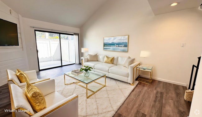 Building Photo - *Spacious updated townhouse in Monterey pa...