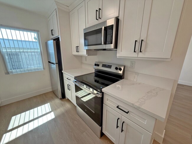 Photo - 520 Hayworth Ave Unit 204