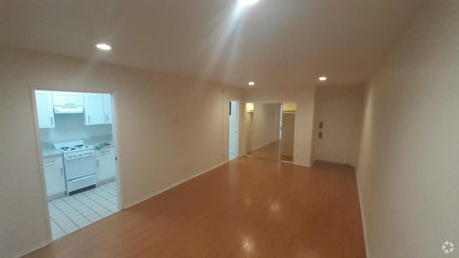 Building Photo - 5929 Laurel Canyon Blvd Rental