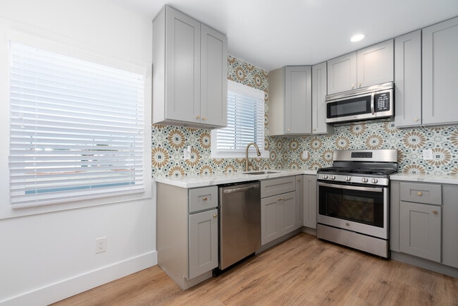 Photo - 2934 Somerset Dr Unit Half