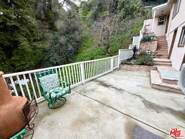 Photo - 1552 Crater Ln