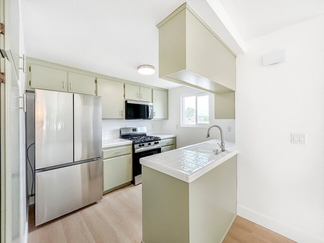 Photo - 3332-10863 Florista St Unit 10863 Walnut St