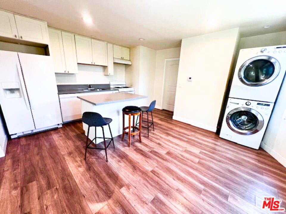 Photo - 1838 Marine Ave Condo