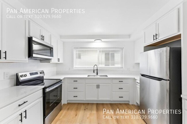 Building Photo - 7339 Milton Ave Unit #L