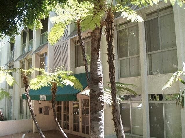 Building Photo - 7270 Hillside Ave Unit In hart of Hollywood 2 bedroom