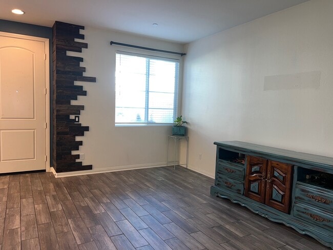 Photo - 1707 Frangipani Ave