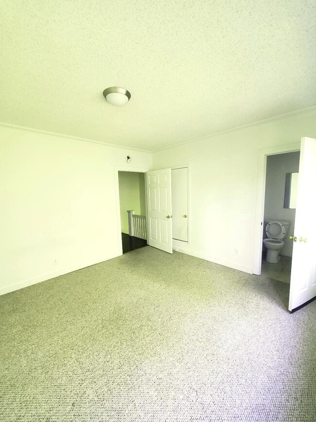 Bedroom1/Bathroom2 - 960 S Kingsley Dr Unit 960