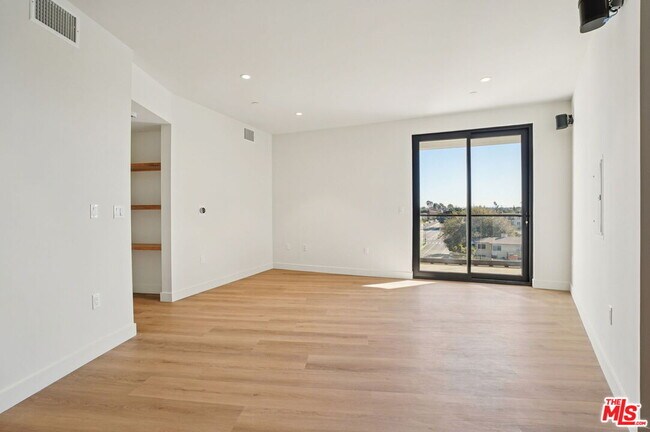 Photo - 1110 Spaulding Ave Unit PH2