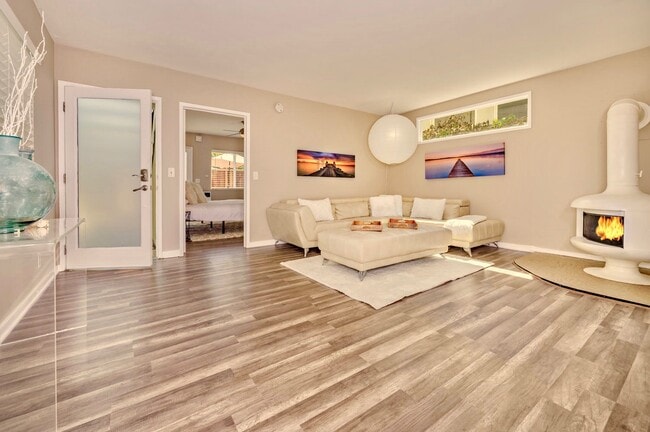 Spacious Liv Rm with Retro Fireplace - 35 Dudley Ave