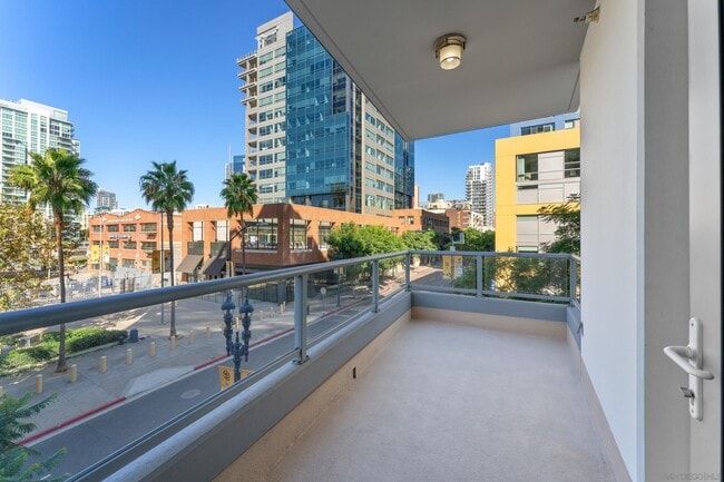 Building Photo - 253 Tenth Ave Unit 321 Rental