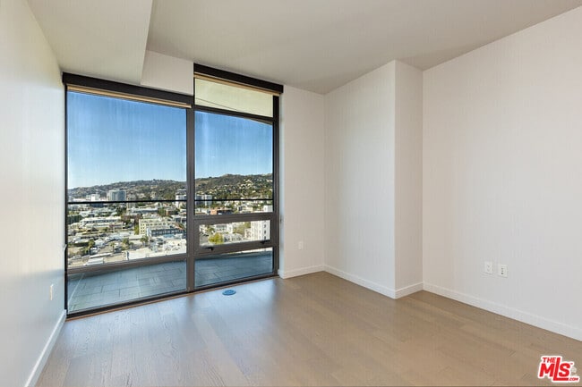 Photo - 1755 Argyle Ave Unit 0802