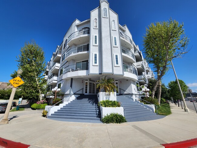 Building Photo - 4401 Sepulveda Blvd Unit 111