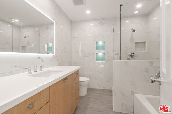 Photo - 2541 Stoner Ave Unit 2