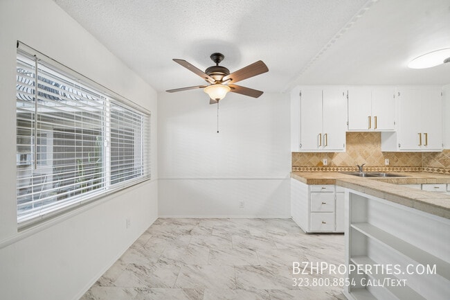 Photo - 7209 Willoughby Ave Unit 2