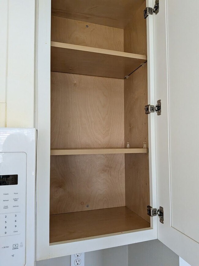 Photo - Mira Mesa Apartment New Salem Unit 13