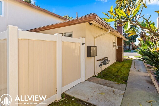 Photo - 17972 Baron Cir Unit 3