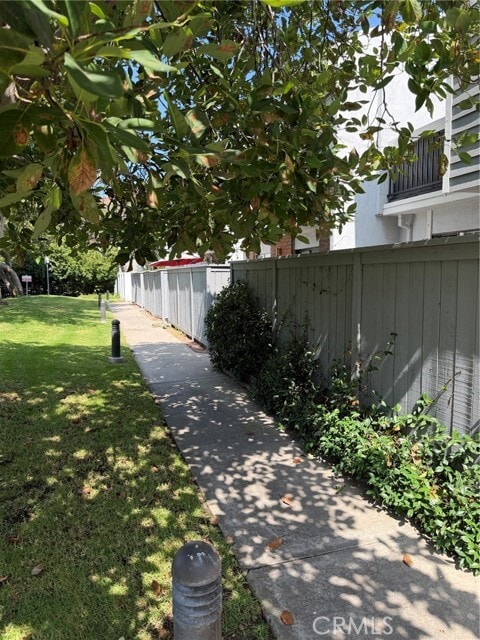 Photo - 635 Danube Way