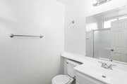 2BR, 2BA - 1,000SF - First Bathroom - 1375 Temple Ave. Apartments